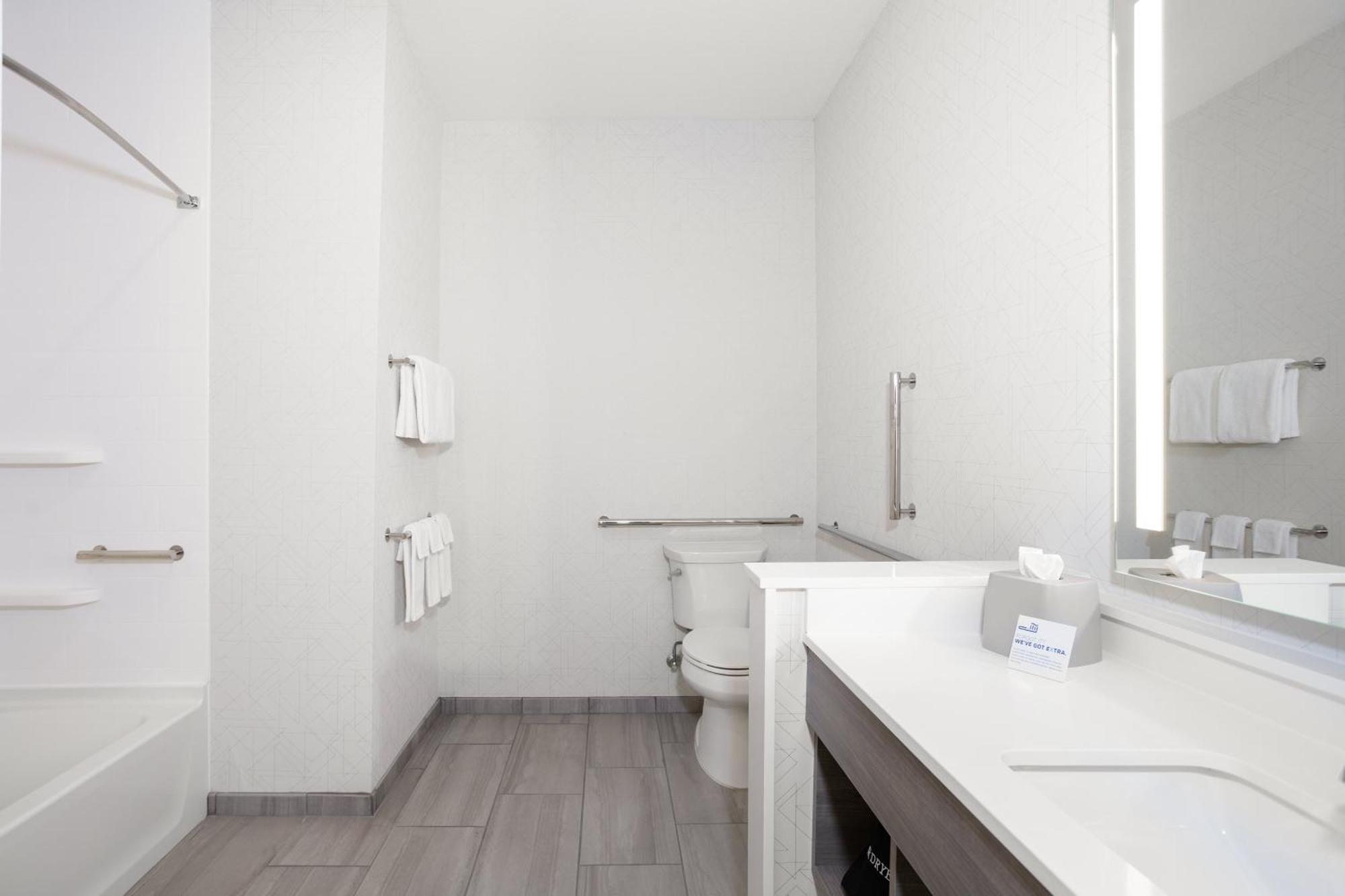 Holiday Inn Express & Suites Brookhaven By Ihg Luaran gambar