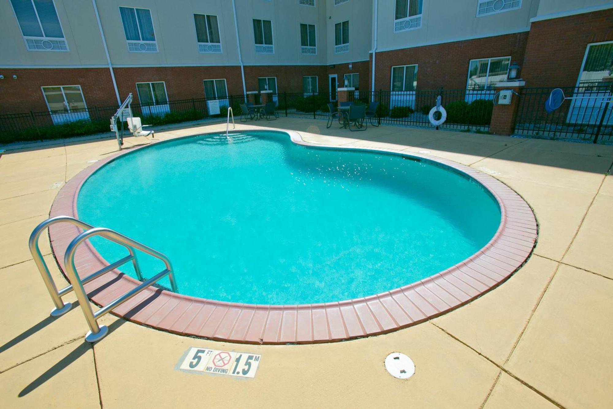 Holiday Inn Express & Suites Brookhaven By Ihg Luaran gambar